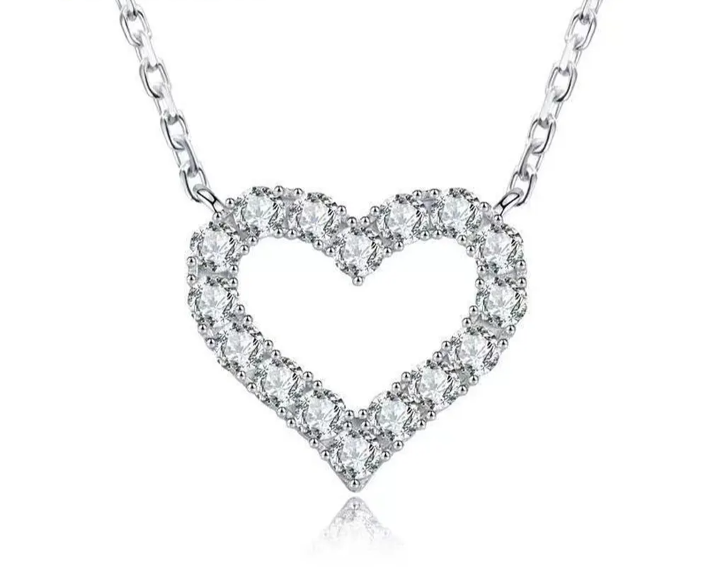 VVS1 Sparkling Moissanite Heart Pendant Necklace