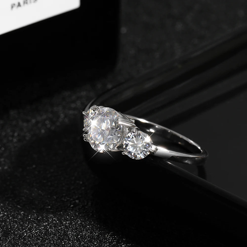 Women's Engagement VVS1 Moissanite Ring