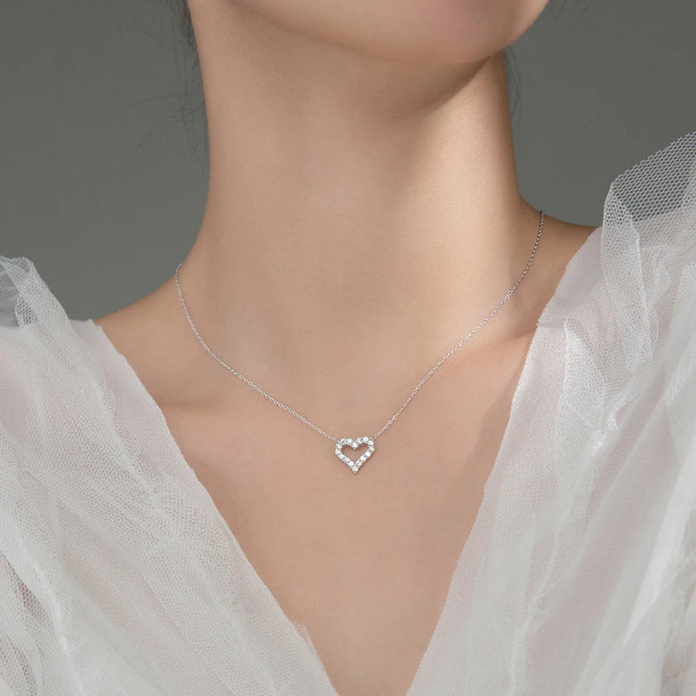 VVS1 Sparkling Moissanite Heart Pendant Necklace