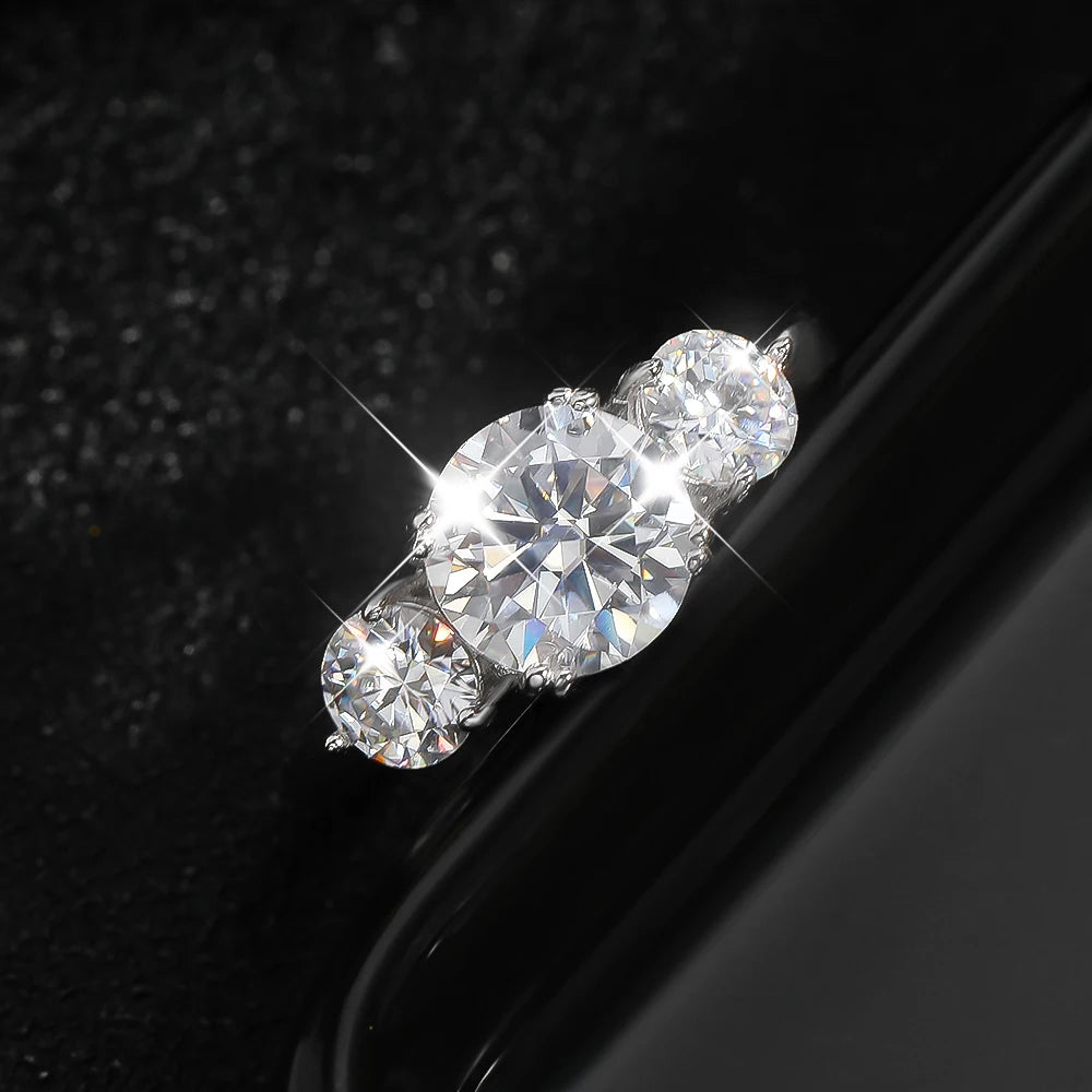 Women's Engagement VVS1 Moissanite Ring